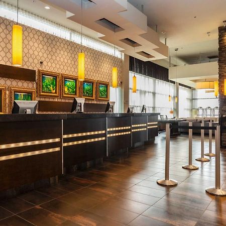 Sandman Signature Vancouver Airport Hotel & Resort Ричмонд Экстерьер фото