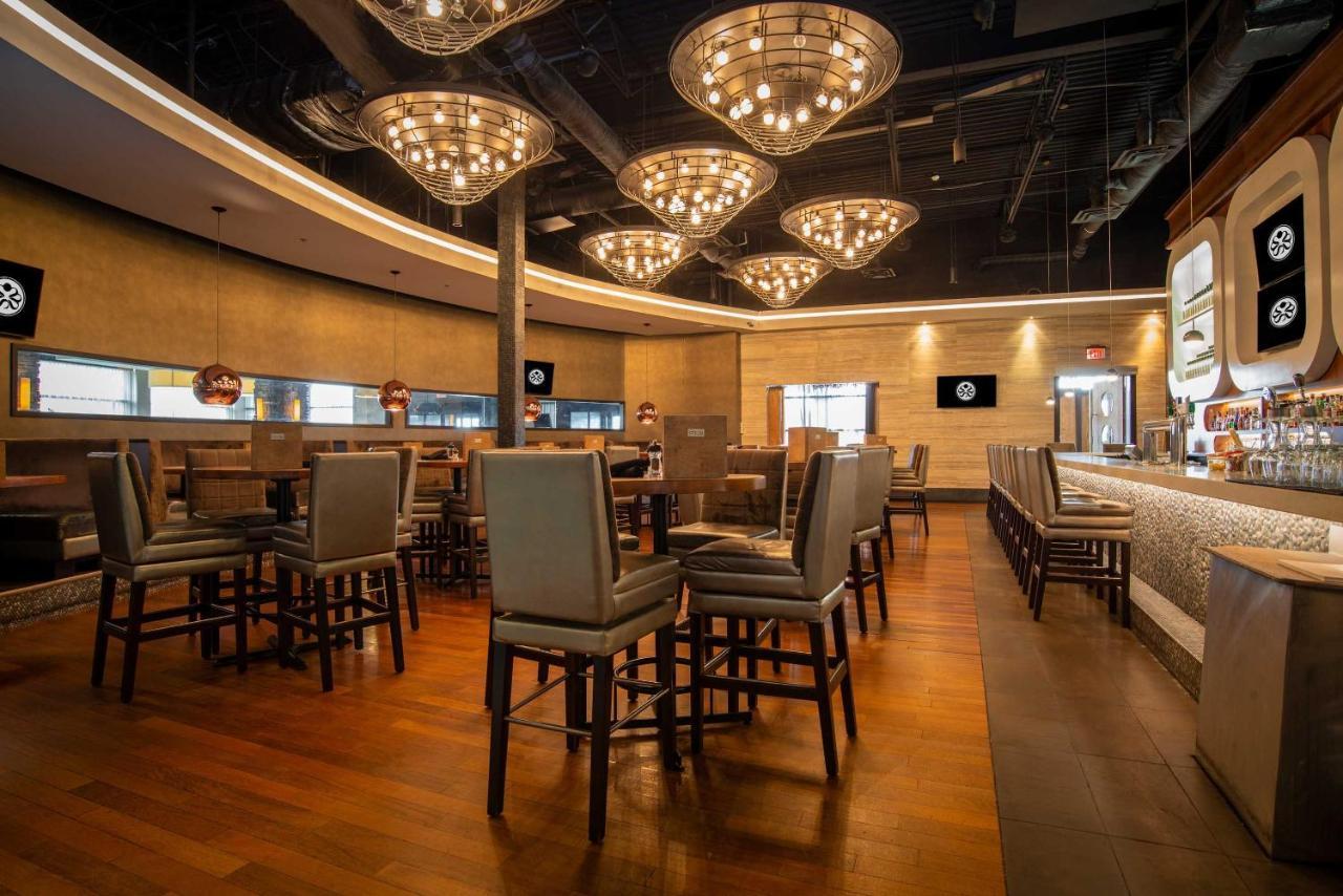 Sandman Signature Vancouver Airport Hotel & Resort Ричмонд Экстерьер фото