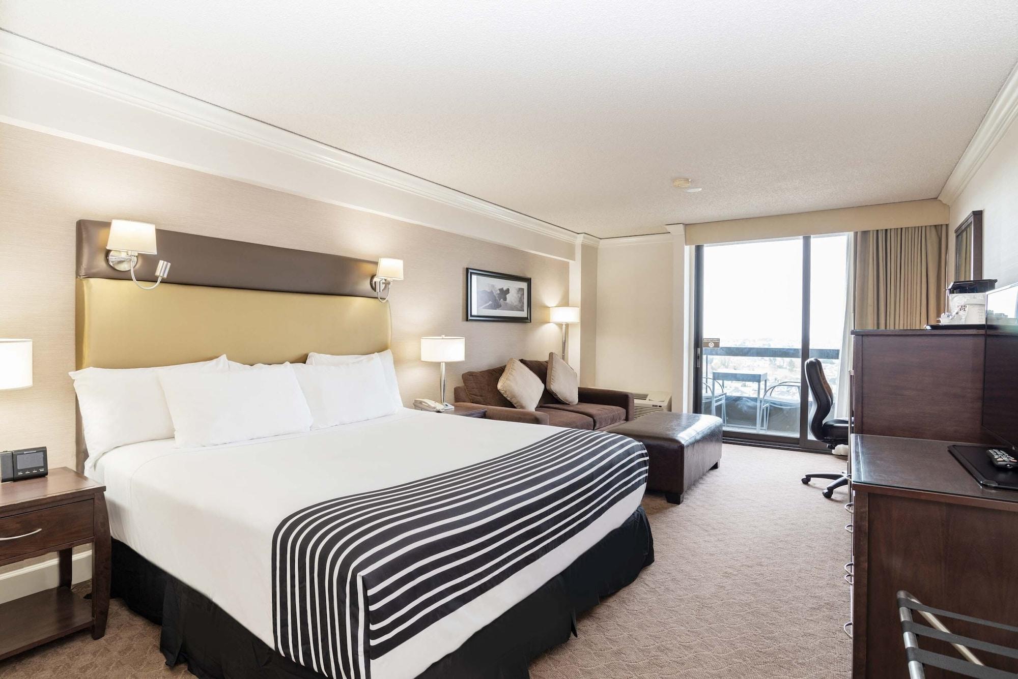 Sandman Signature Vancouver Airport Hotel & Resort Ричмонд Экстерьер фото