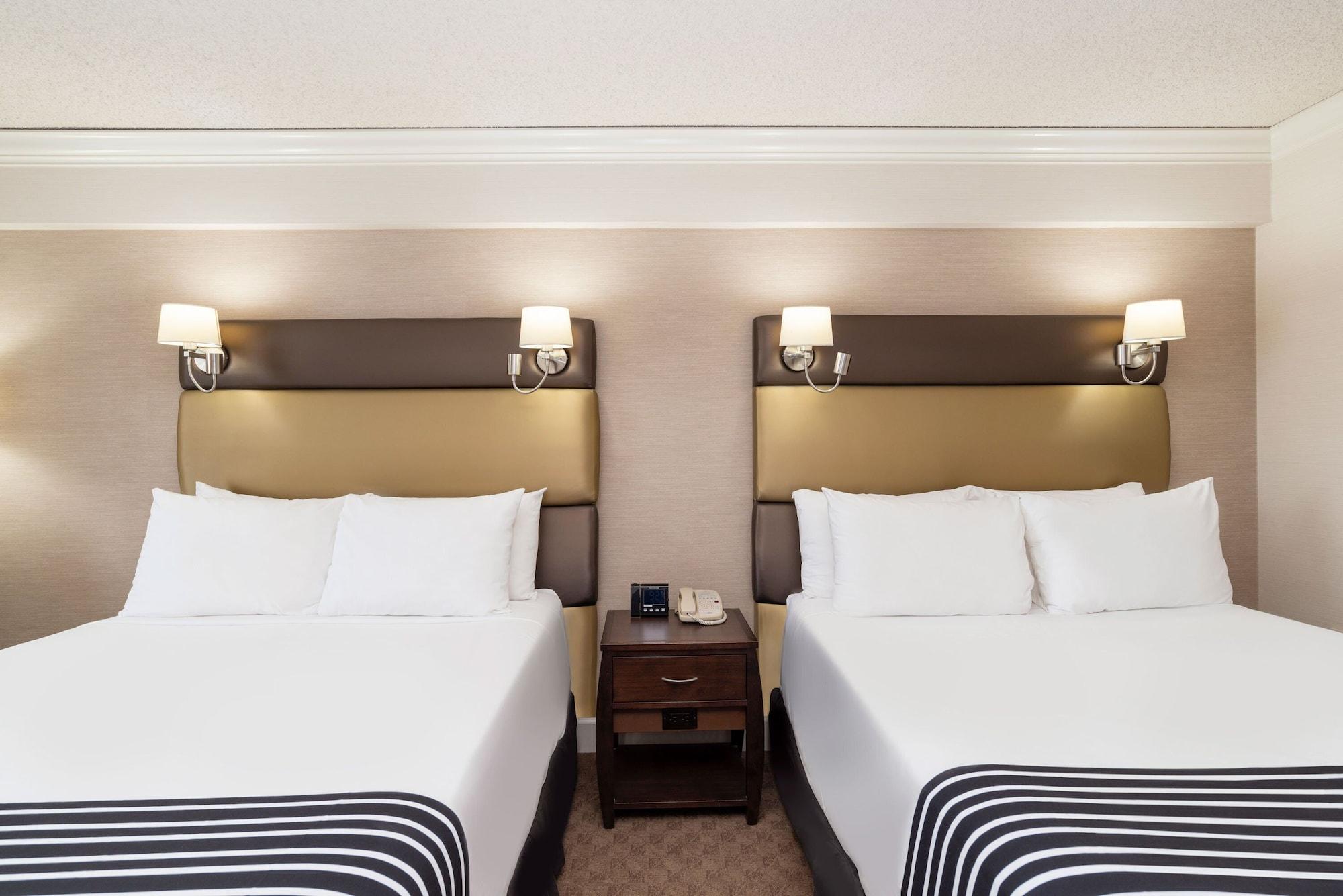 Sandman Signature Vancouver Airport Hotel & Resort Ричмонд Экстерьер фото
